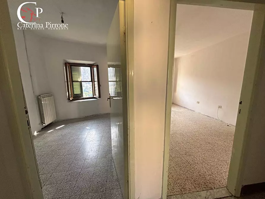 Immagine 12 di Appartamento in vendita  in PIAZZA CAVALCANTI 1 a Londa