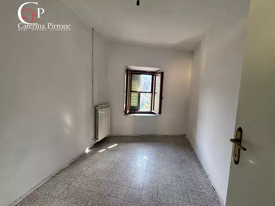 Immagine 15 di Appartamento in vendita  in PIAZZA CAVALCANTI 1 a Londa