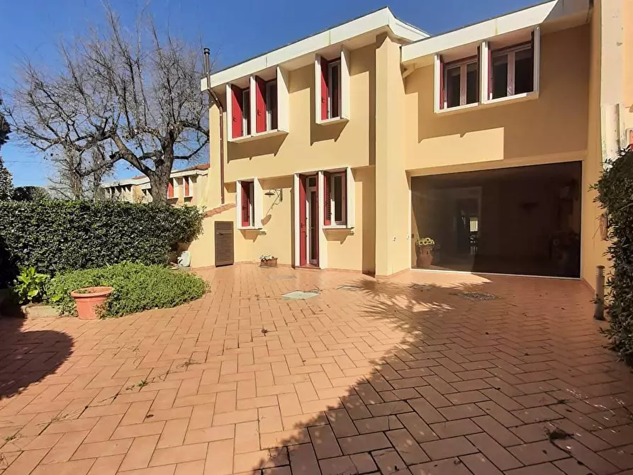 Immagine 16 di Casa indipendente in vendita  in via Metauro 10 a Cecina