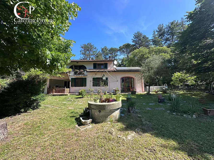 Immagine 5 di Villa in vendita  in via delle Palaie 10 a Sesto Fiorentino