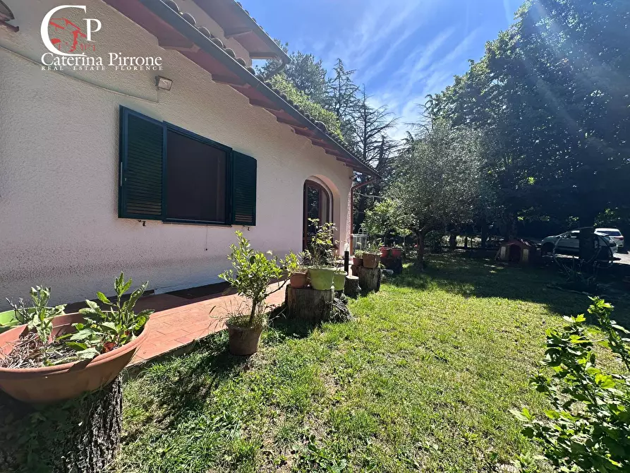 Immagine 9 di Villa in vendita  in via delle Palaie 10 a Sesto Fiorentino