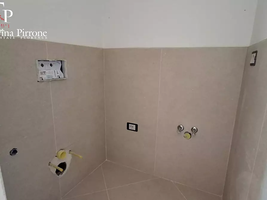 Immagine 26 di Appartamento in vendita  in via Lungo Il Mugnone 36 a Firenze