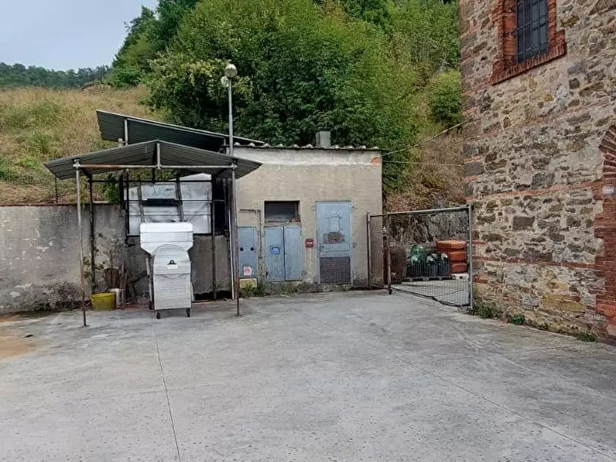 Immagine 7 di Rustico / casale in vendita  in frazione Dicomano Campagna 10 a Dicomano