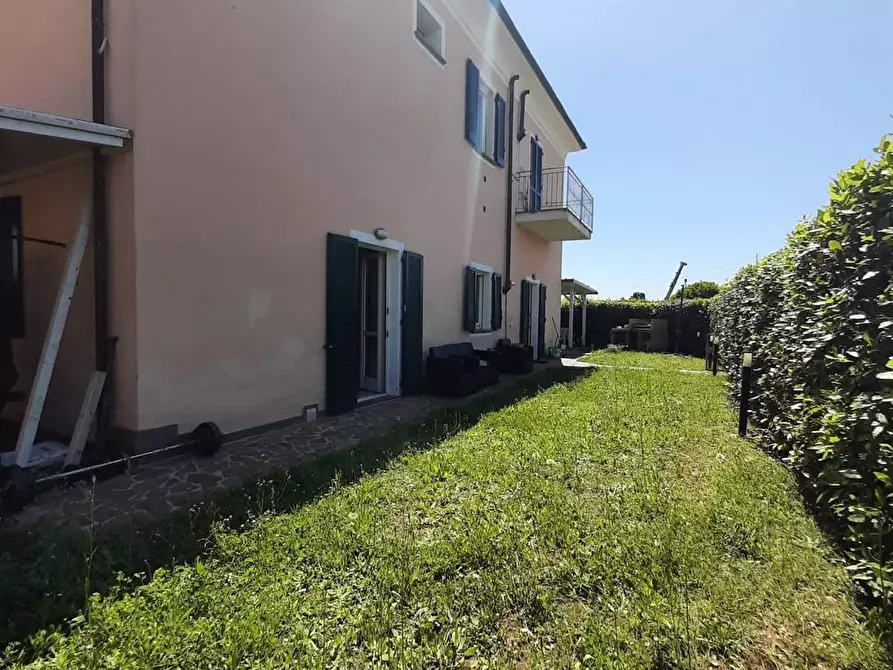 Immagine 4 di Appartamento in vendita  in viale Italia 100 a Rosignano Marittimo