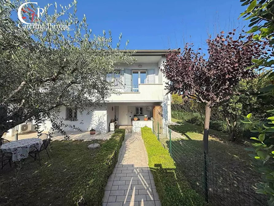 Immagine 19 di Villa in vendita  in via Carlo Ginori 10 a Cecina