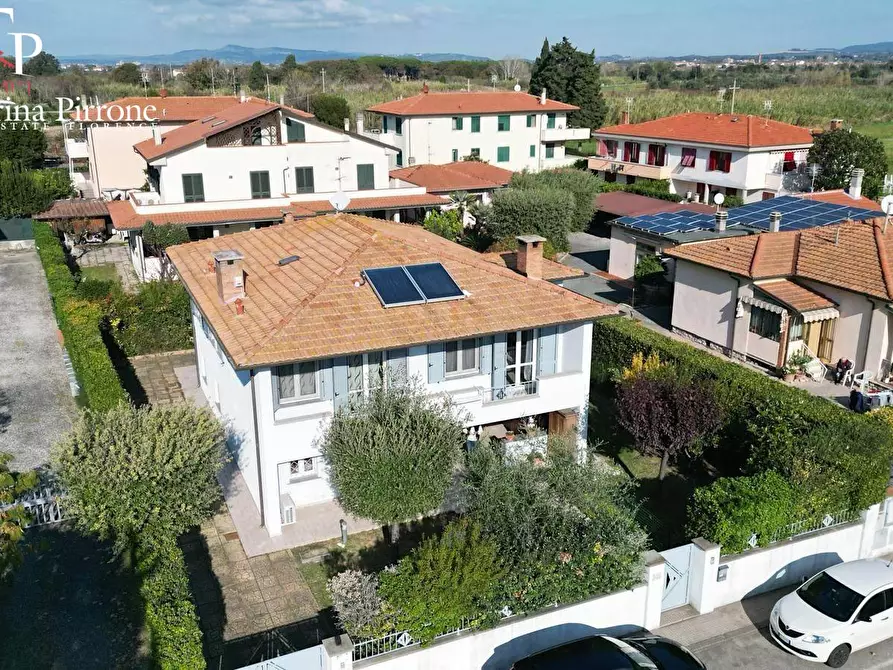 Immagine 6 di Villa in vendita  in via Carlo Ginori 10 a Cecina