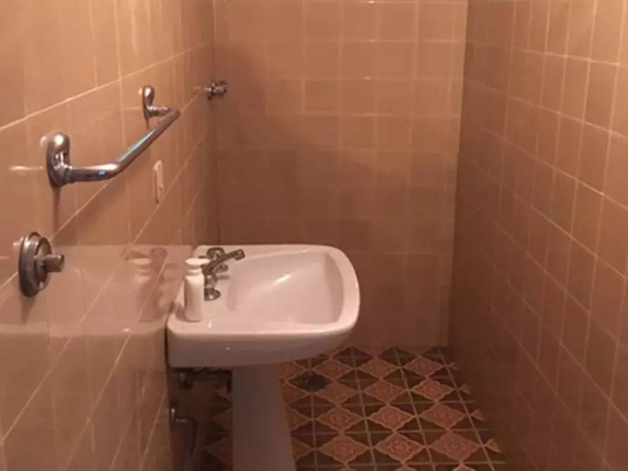 Immagine 28 di Rustico / casale in vendita  in località Gugena La Porta 10 a Londa