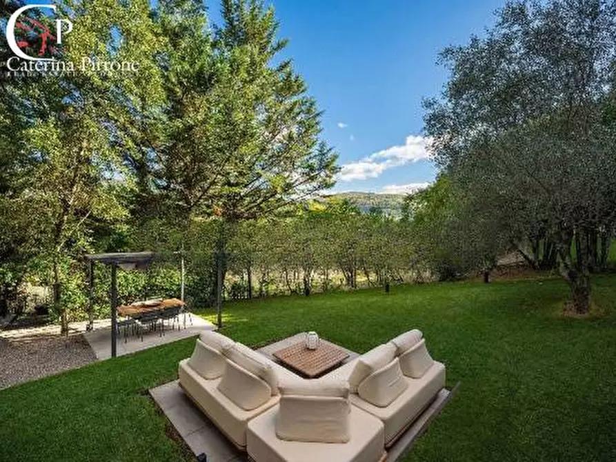 Immagine 5 di Villa in vendita  in via della Rosa 10 a Fiesole