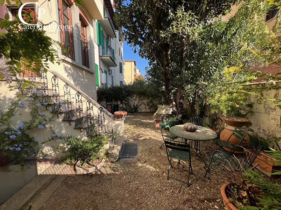 Immagine 16 di Appartamento in vendita  in via Orcagna 44 a Firenze