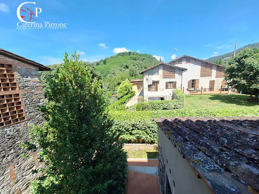 Immagine 12 di Villa in vendita  in via Roma 10 a Pescaglia