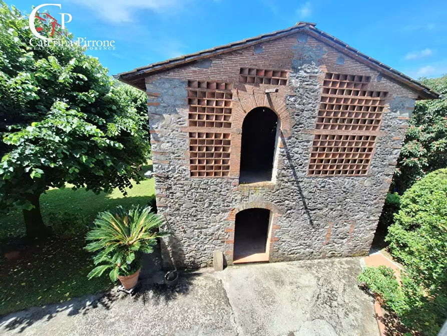 Immagine 63 di Villa in vendita  in via Roma 10 a Pescaglia