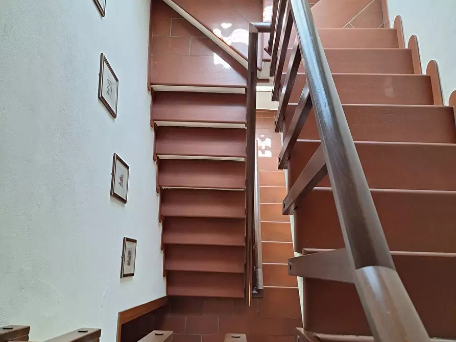 Immagine 45 di Villa in vendita  in via Roma 10 a Pescaglia