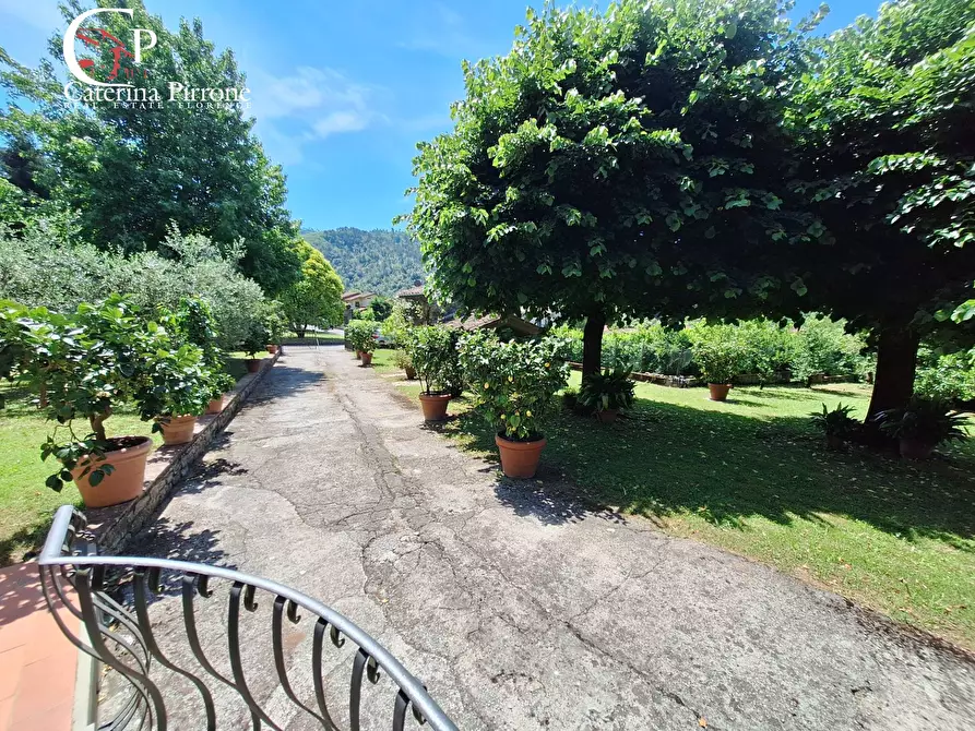 Immagine 25 di Villa in vendita  in via Roma 10 a Pescaglia