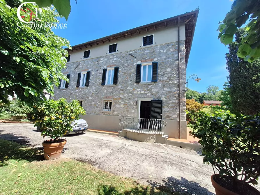 Immagine 2 di Villa in vendita  in via Roma 10 a Pescaglia