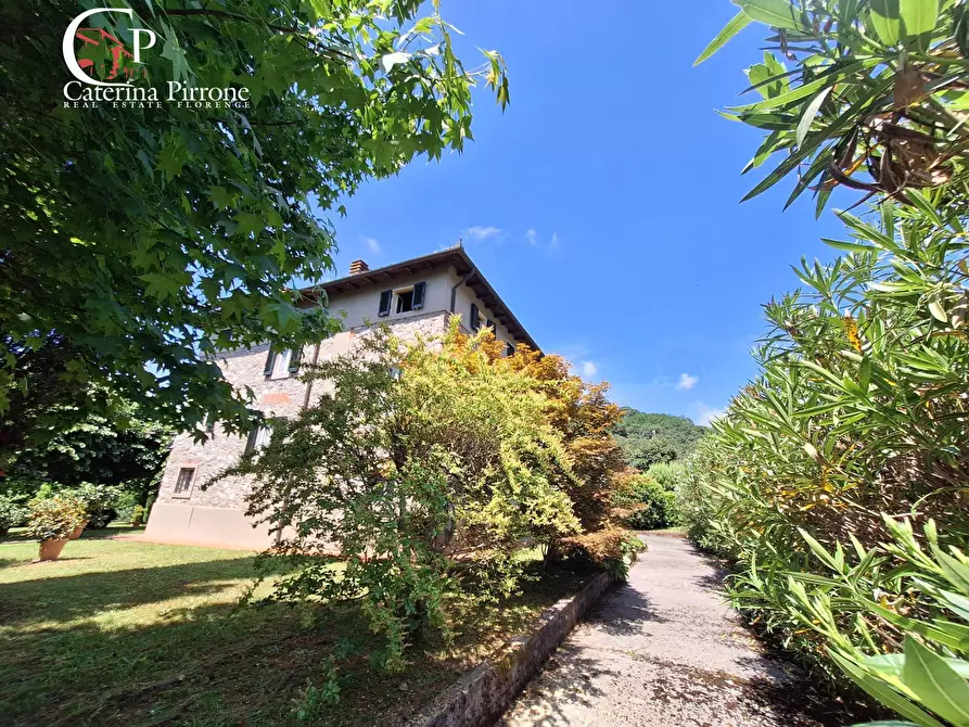 Immagine 10 di Villa in vendita  in via Roma 10 a Pescaglia