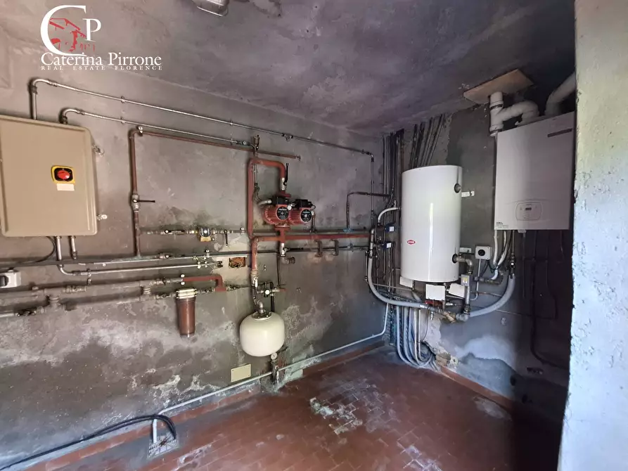 Immagine 75 di Villa in vendita  in via Roma 10 a Pescaglia