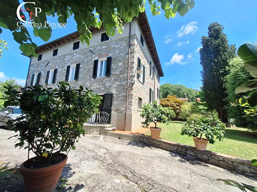 Immagine 5 di Villa in vendita  in via Roma 10 a Pescaglia