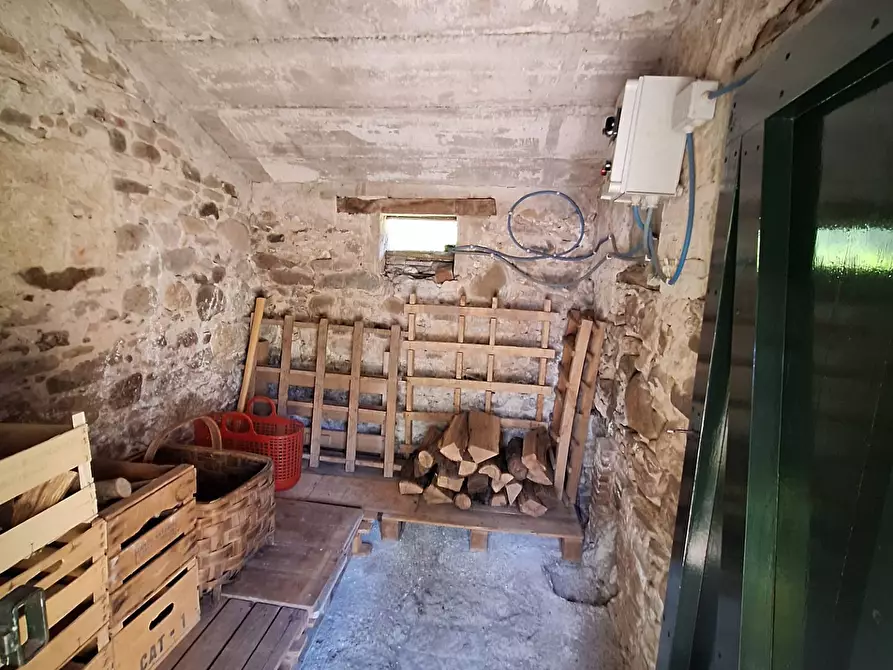 Immagine 79 di Villa in vendita  in via Roma 10 a Pescaglia