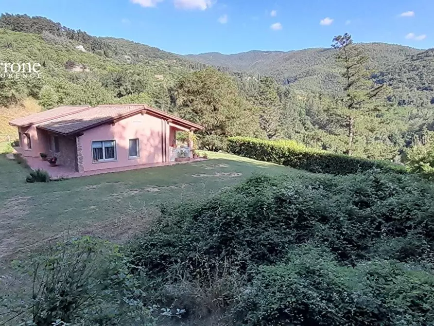 Immagine 4 di Villa in vendita  in via del Lago 1 a Londa