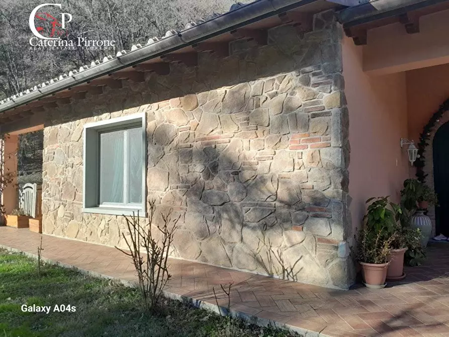 Immagine 7 di Villa in vendita  in via del Lago 1 a Londa