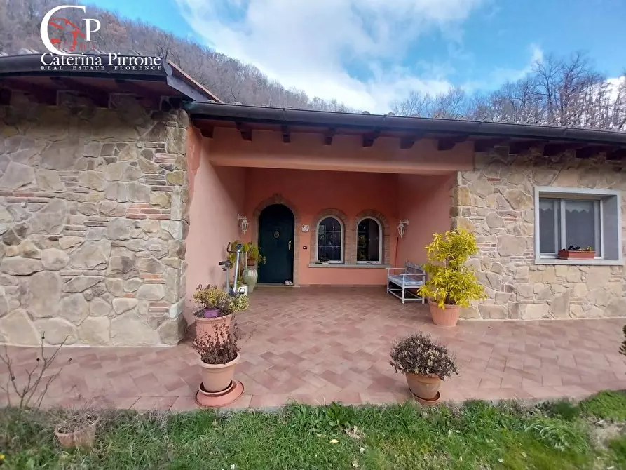 Immagine 9 di Villa in vendita  in via del Lago 1 a Londa