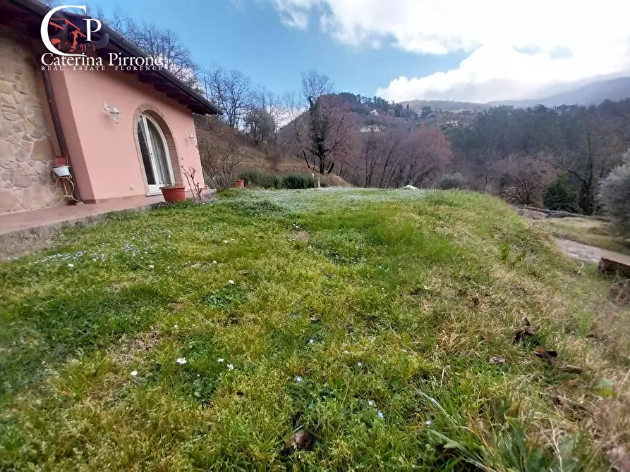 Immagine 10 di Villa in vendita  in via del Lago 1 a Londa