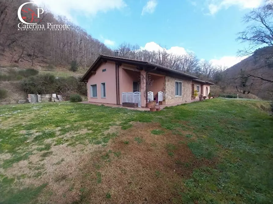 Immagine 14 di Villa in vendita  in via del Lago 1 a Londa