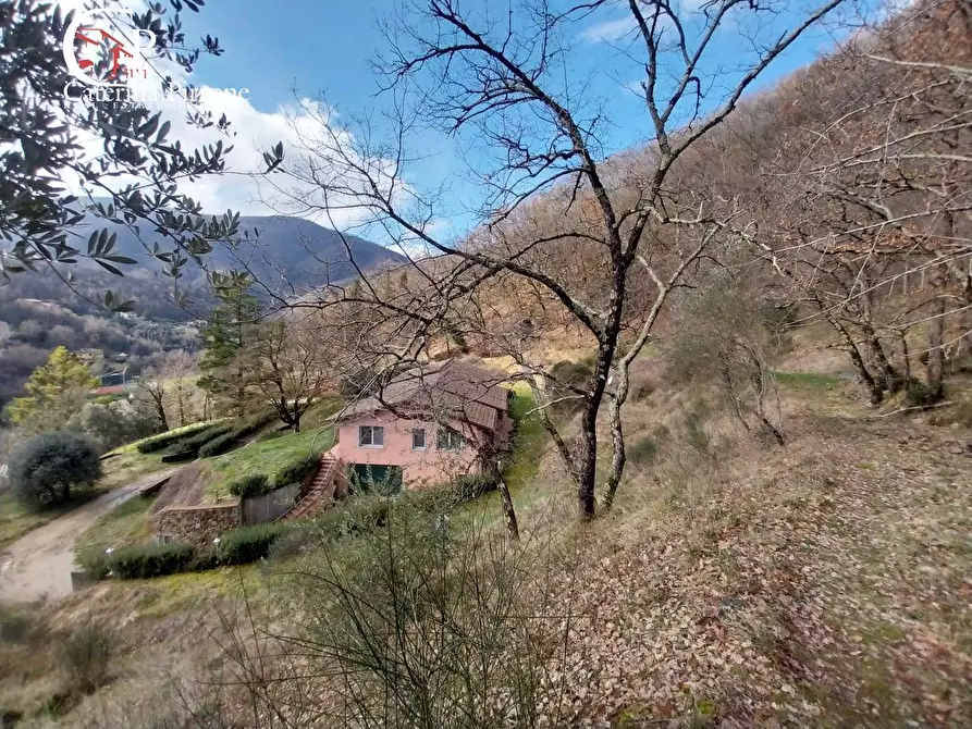 Immagine 24 di Villa in vendita  in via del Lago 1 a Londa