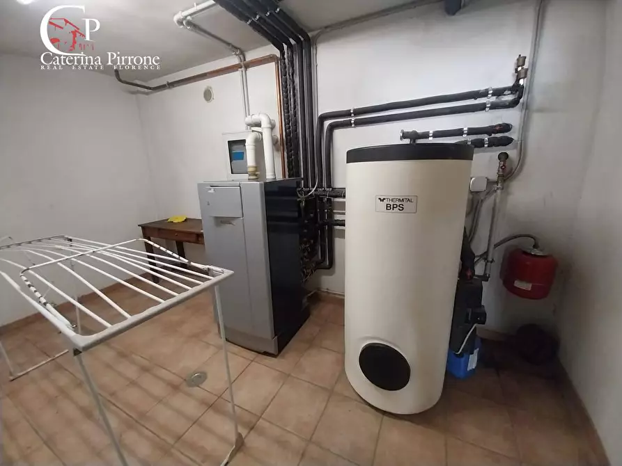 Immagine 55 di Villa in vendita  in via del Lago 1 a Londa