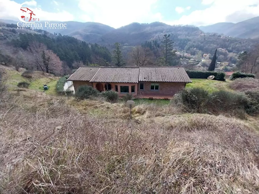 Immagine 22 di Villa in vendita  in via del Lago 1 a Londa