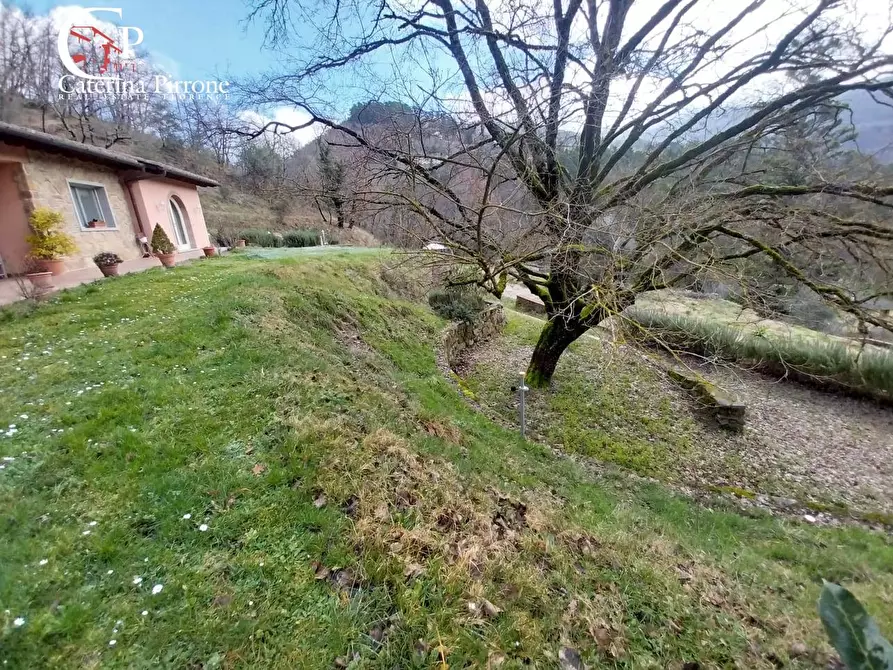 Immagine 23 di Villa in vendita  in via del Lago 1 a Londa