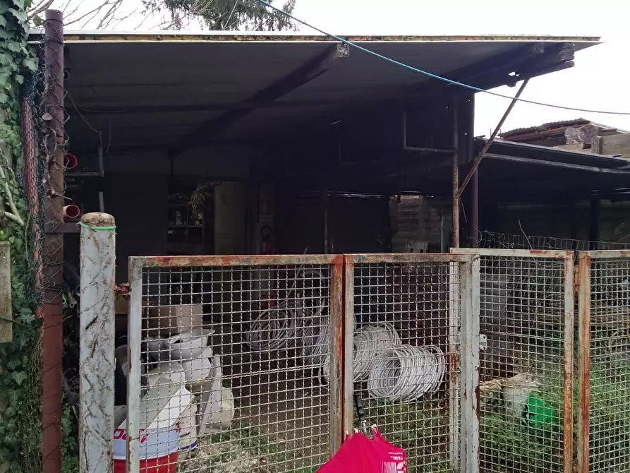 Immagine 3 di Magazzino in vendita  in via Chiantigiana 12 a Firenze