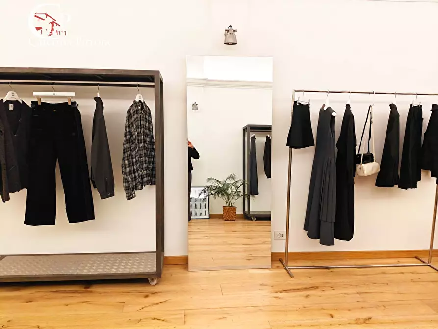 Immagine 3 di Negozio in vendita  in via Maggio 11 a Firenze