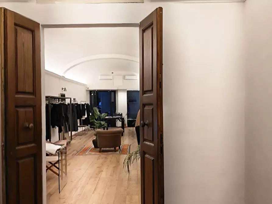 Immagine 6 di Negozio in vendita  in via Maggio 11 a Firenze