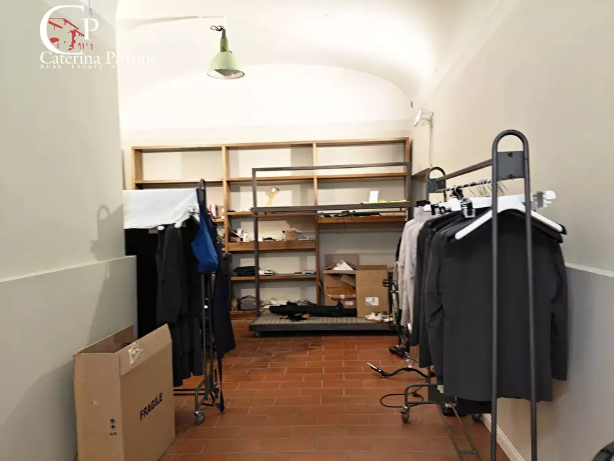 Immagine 10 di Negozio in vendita  in via Maggio 11 a Firenze