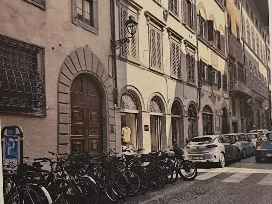 Immagine 11 di Negozio in vendita  in via Maggio 11 a Firenze