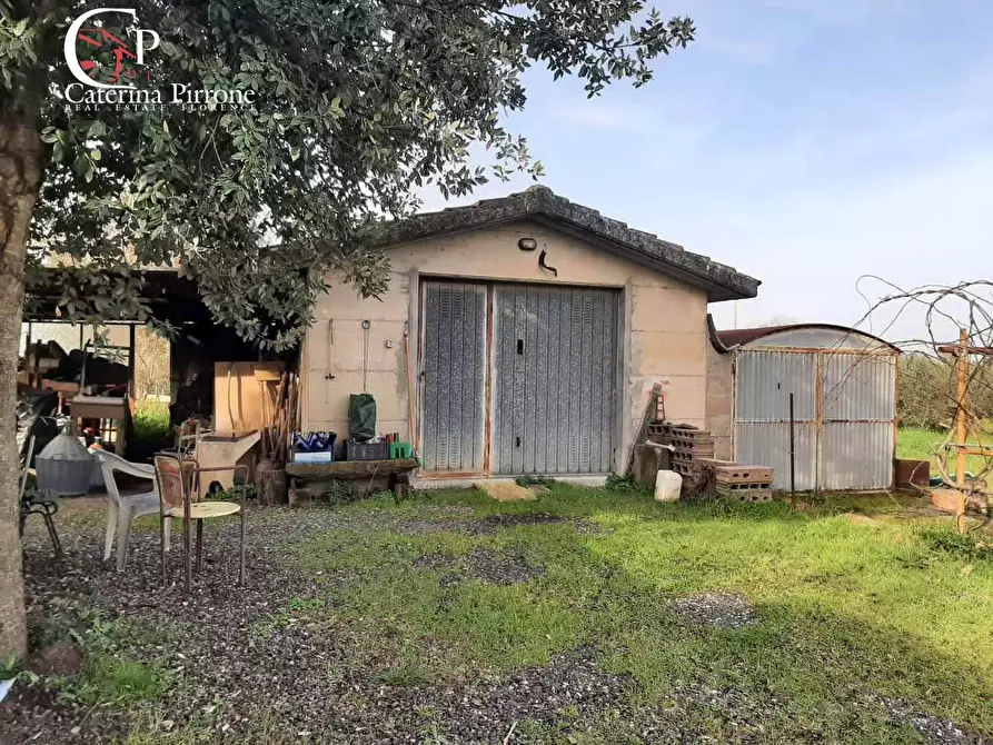 Immagine 1 di Magazzino in vendita  in Stradone Provinciale 13 51 a Rosignano Marittimo