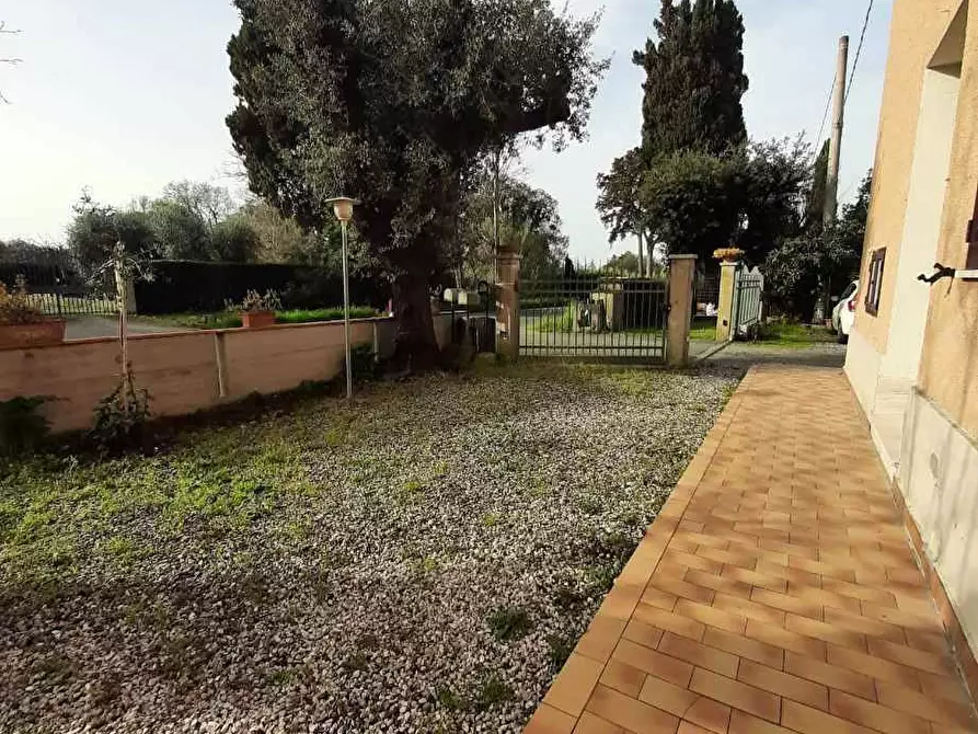 Immagine 2 di Appartamento in vendita  in Stradone del Lupo 11 a Rosignano Marittimo