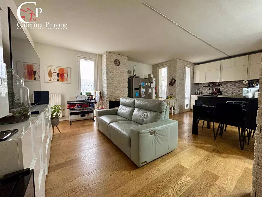 Immagine 1 di Appartamento in vendita  in Piazza Etrusca 6 a Fiesole