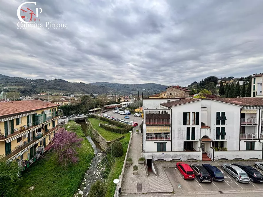 Immagine 11 di Appartamento in vendita  in Piazza Etrusca 6 a Fiesole