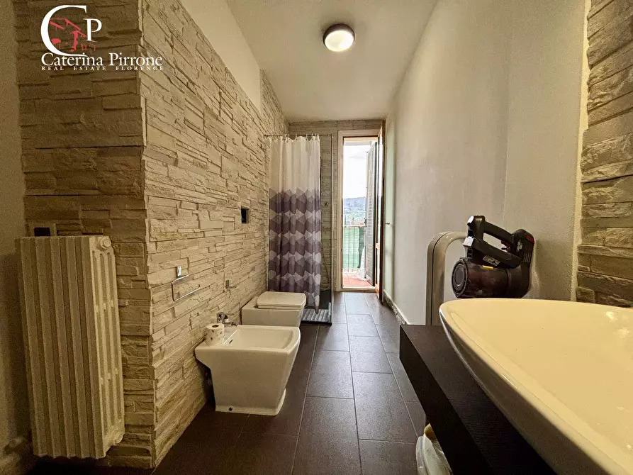 Immagine 40 di Appartamento in vendita  in Piazza Etrusca 6 a Fiesole