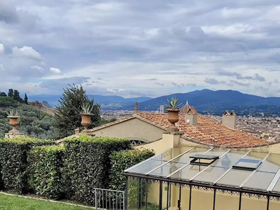 Immagine 4 di Villa in affitto  in Piazzale Michelangiolo a Firenze