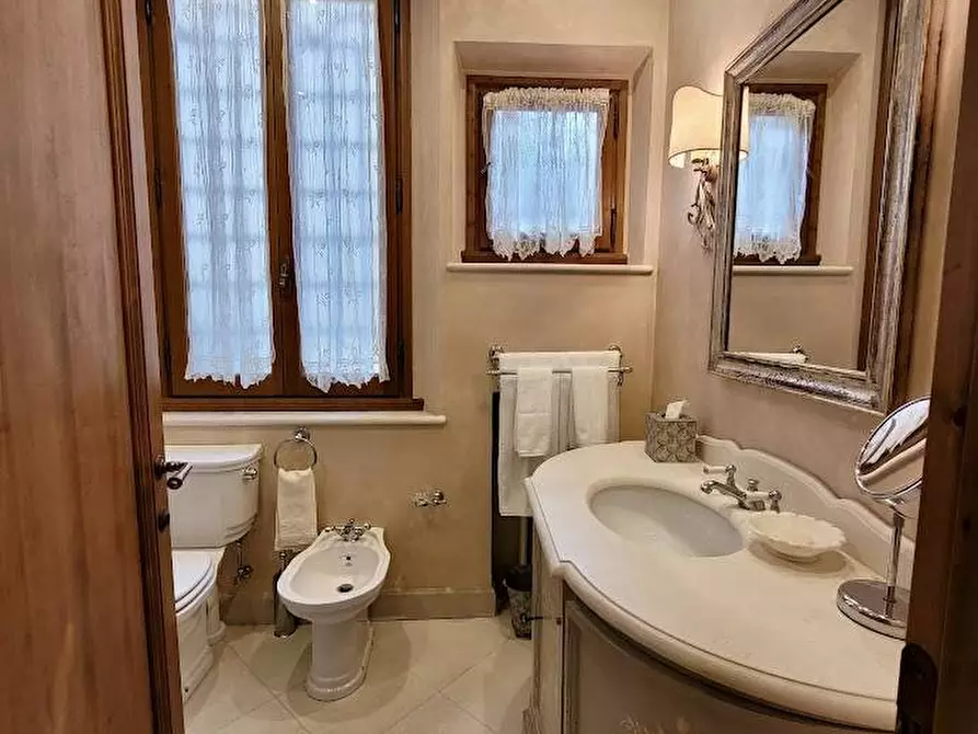 Immagine 10 di Villa in affitto  in Piazzale Michelangiolo a Firenze
