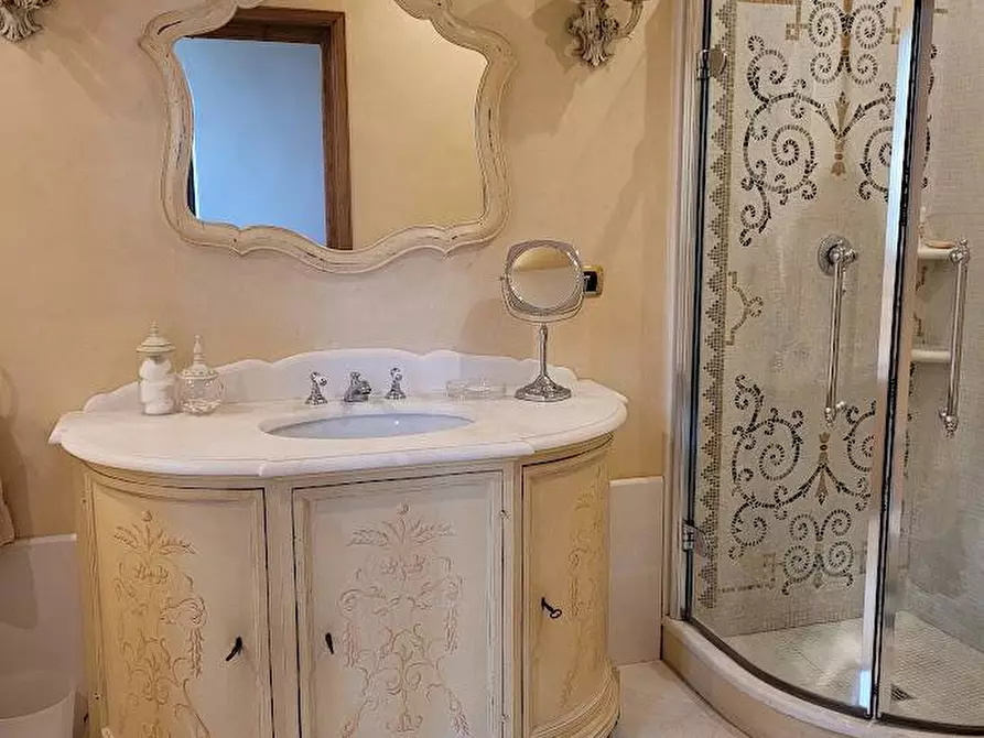 Immagine 17 di Villa in affitto  in Piazzale Michelangiolo a Firenze