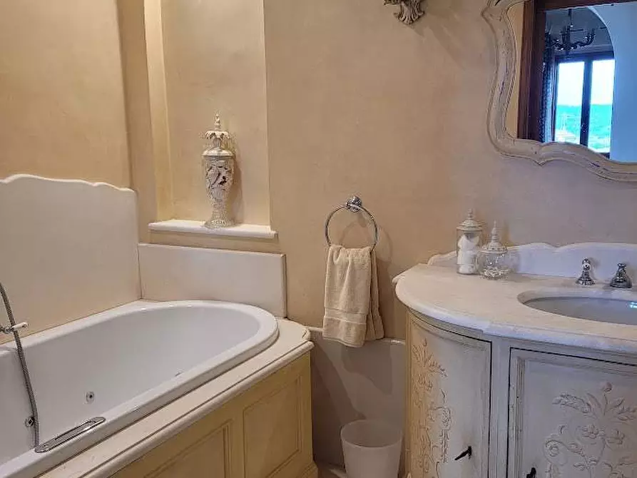 Immagine 18 di Villa in affitto  in Piazzale Michelangiolo a Firenze