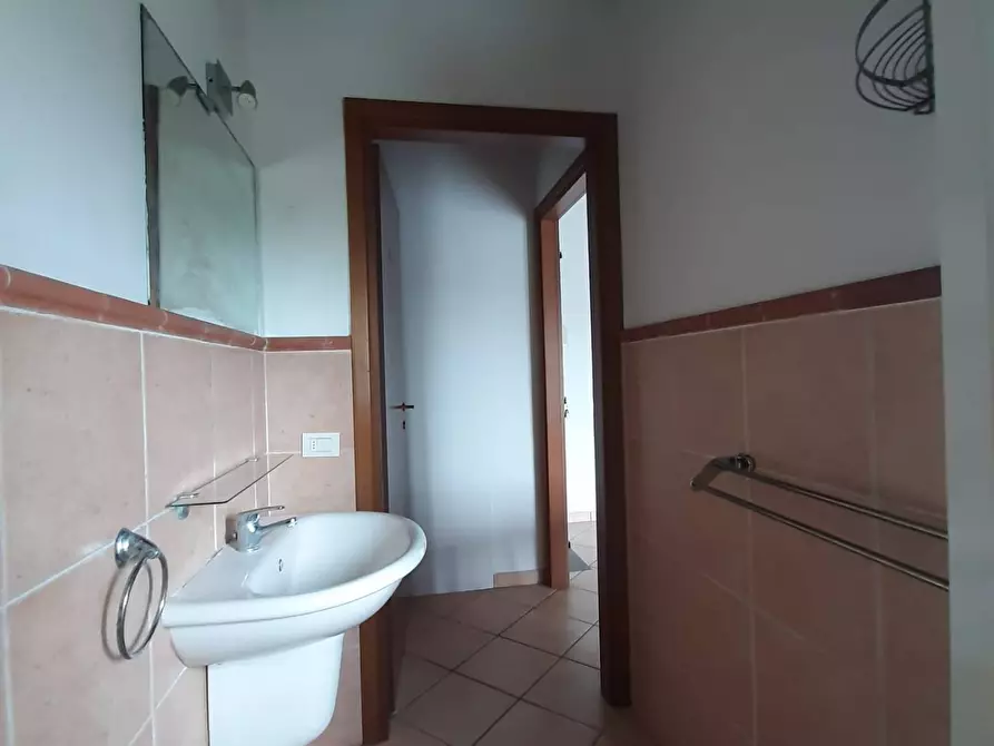 Immagine 11 di Appartamento in vendita  in via Giuseppe Parini 10 a Cecina
