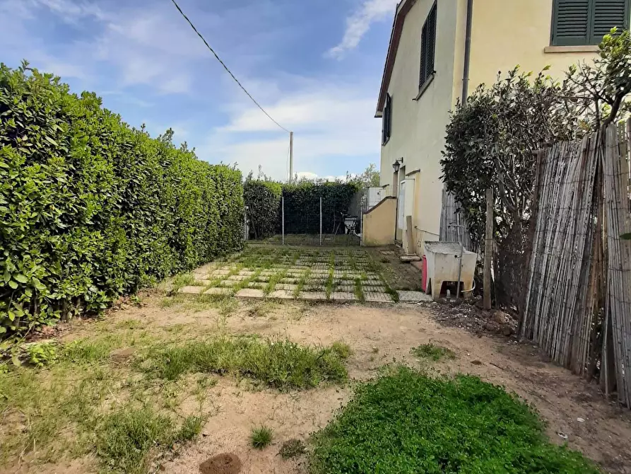 Immagine 21 di Appartamento in vendita  in via Giuseppe Parini 10 a Cecina