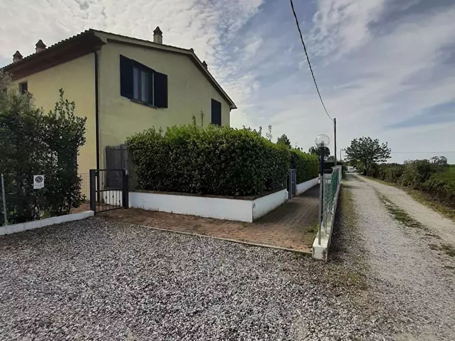 Immagine 23 di Appartamento in vendita  in via Giuseppe Parini 10 a Cecina