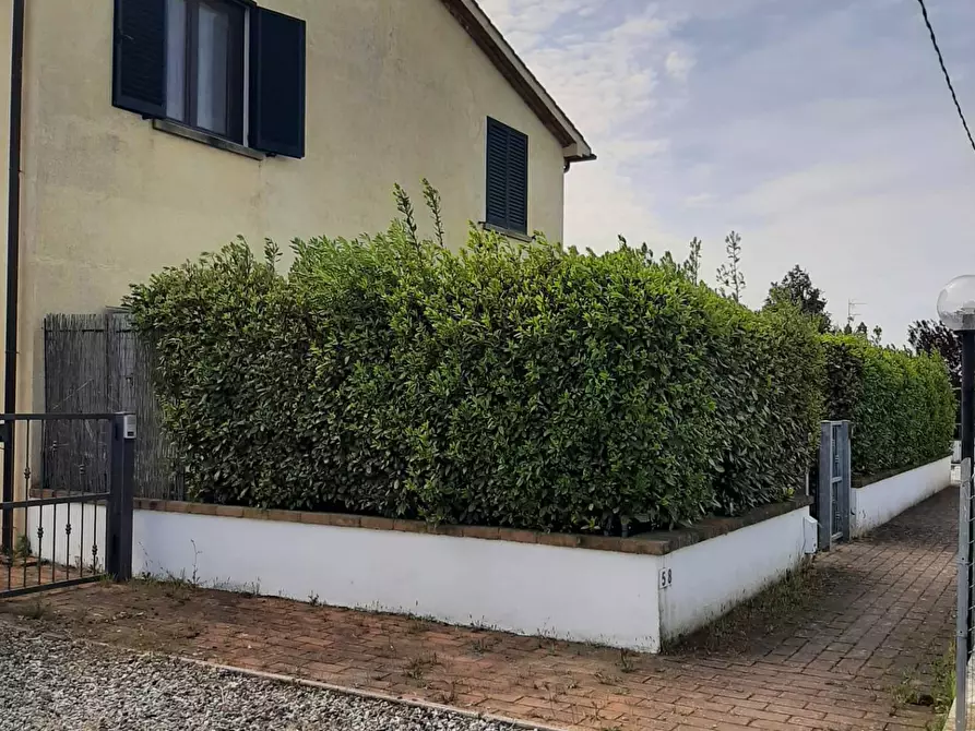 Immagine 25 di Appartamento in vendita  in via Giuseppe Parini 10 a Cecina