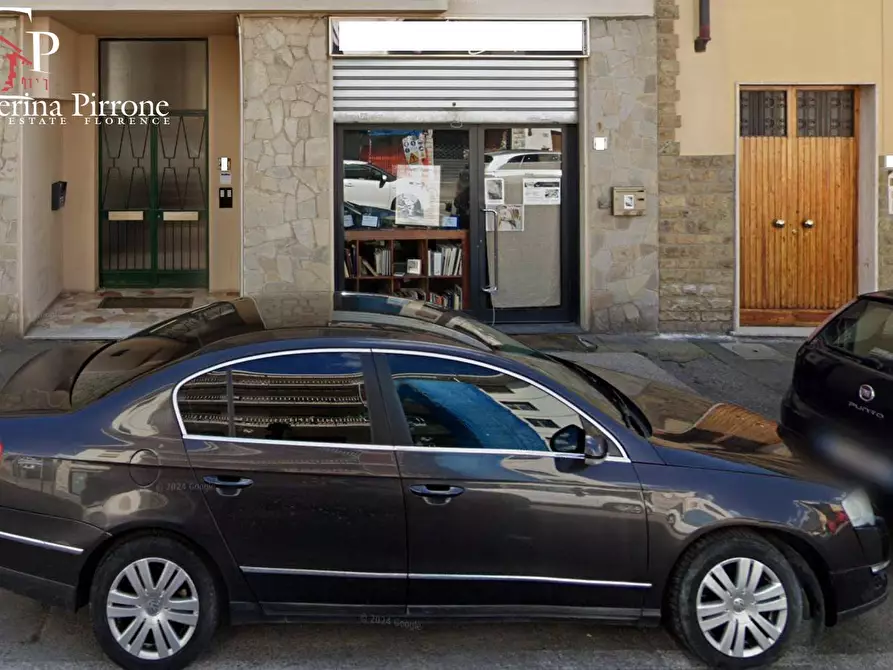 Immagine 2 di Negozio in vendita  in via Lunga a Firenze